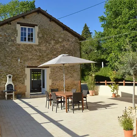 Holiday home Aux Volets Bleus Chez & Sylvie *