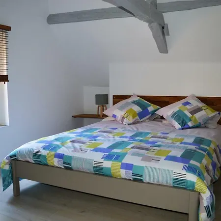 Holiday home Aux Volets Bleus Chez & Sylvie Rouffignac Saint-Cernin