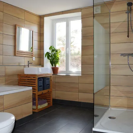 Holiday home Aux Volets Bleus Chez & Sylvie *