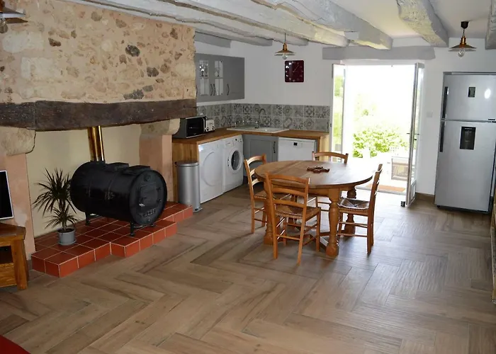 Aux Volets Bleus Chez & Sylvie Rouffignac Saint-Cernin