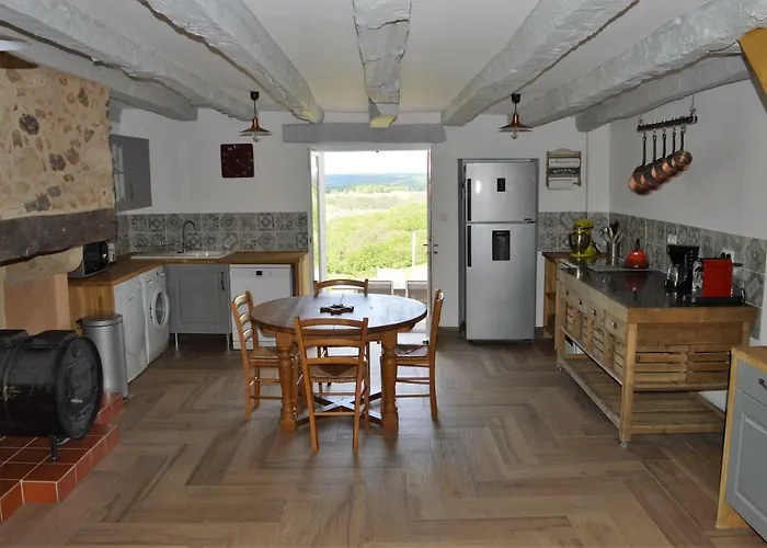 Semesterbostad Aux Volets Bleus Chez & Sylvie *